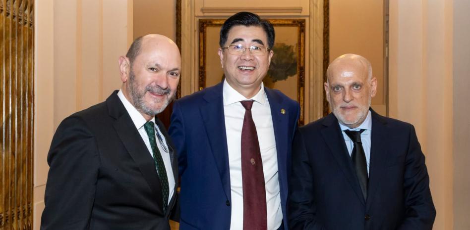 澳洲幸运10-特瓦斯：中国队有望未来跻身世界前十，但需要中超更具竞争力
