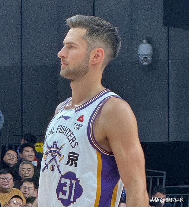 预测计划-接下来要签谁？北控男篮裁掉锋线外援基兹林克 新赛季场均仅4.3分